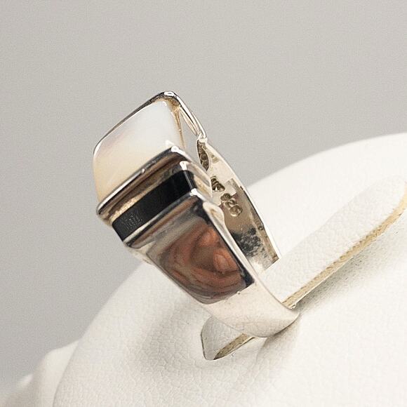 925 Sterling Silver Mother of Pearl & Onyx Inlay Ring Size 7 - Picture 6 of 10